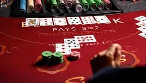 Studio dealer langsung Cambodia Pools dengan meja blackjack beresolusi tinggi